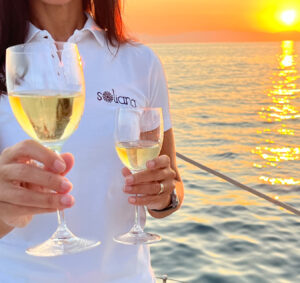 Soliana sailing, l'aperitivo in barca al tramonto